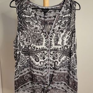 Cute black and white Lucky Brand top